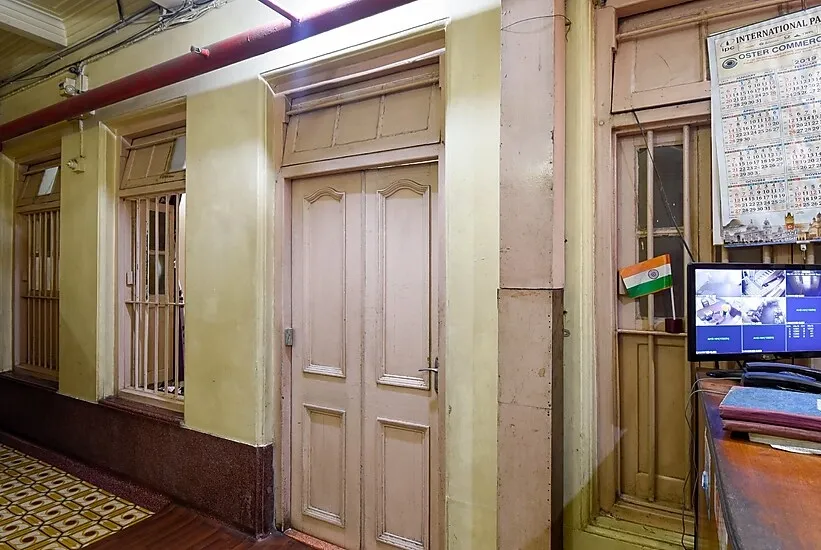 hotel with banquet hall in shyam bazar, kolkata - shovashray guest house