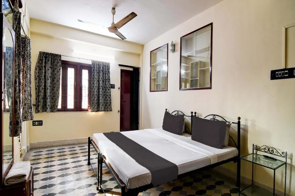 hotel with gym in khidirpur, kolkata - simplex guest house