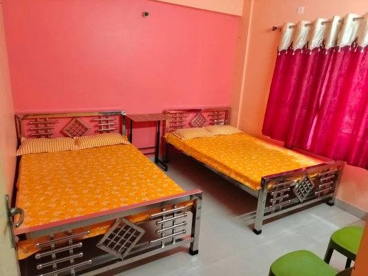 hotels for unmarried couples in starlight guest house kolkata