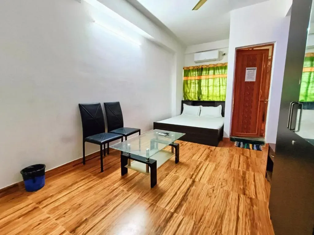 hotel in gitanjali park, kolkata for family - sun stay inn