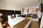 couple friendly hotels in the corporate hotel kolkata