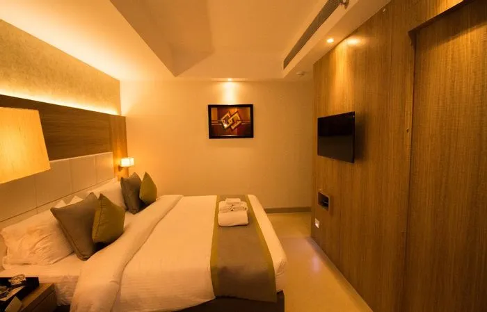 hotels for few hours in the maureen kolkata