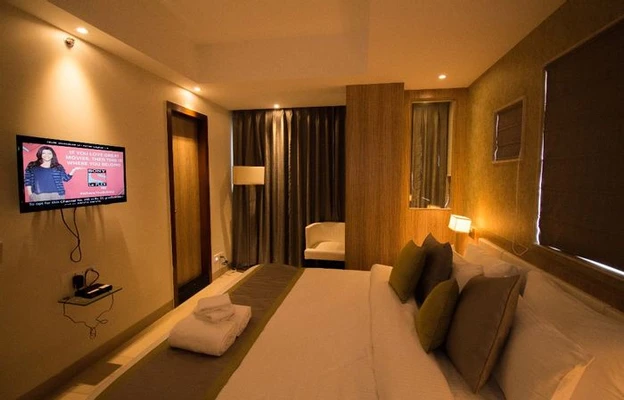 hourly stay hotels in the maureen kolkata