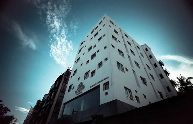 group holiday hotels in the maureen kolkata