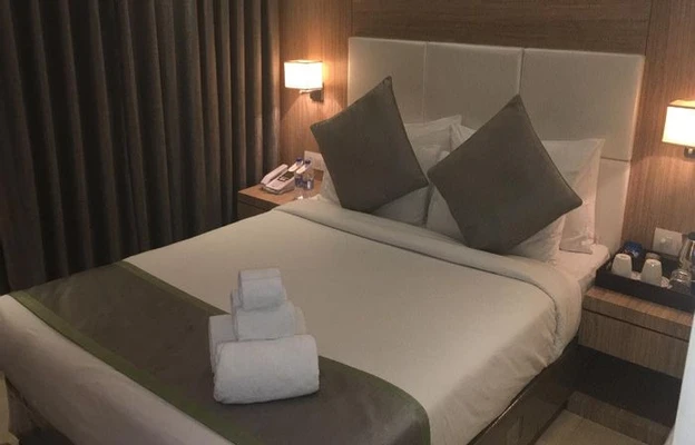 corporate offsite hotels in the maureen kolkata