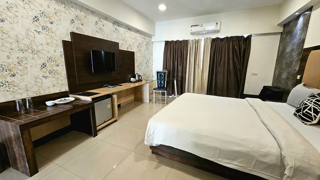 service apartment on hourly basis in rajarhat, kolkata - three musketeers hotel
