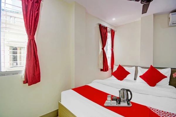 3 star hotel in royd street, kolkata - vhyom sky palace