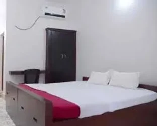 Hotel with banquet hall in ammanchery, kottayam - surya lodge