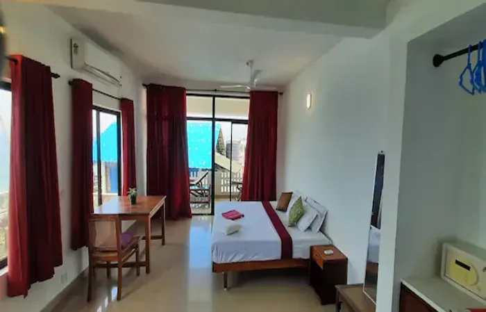 hotel near kovalam railway station - packbag beach hotel