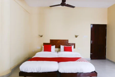 Hotel in vizhinjam, kovalam for family - shri krishna