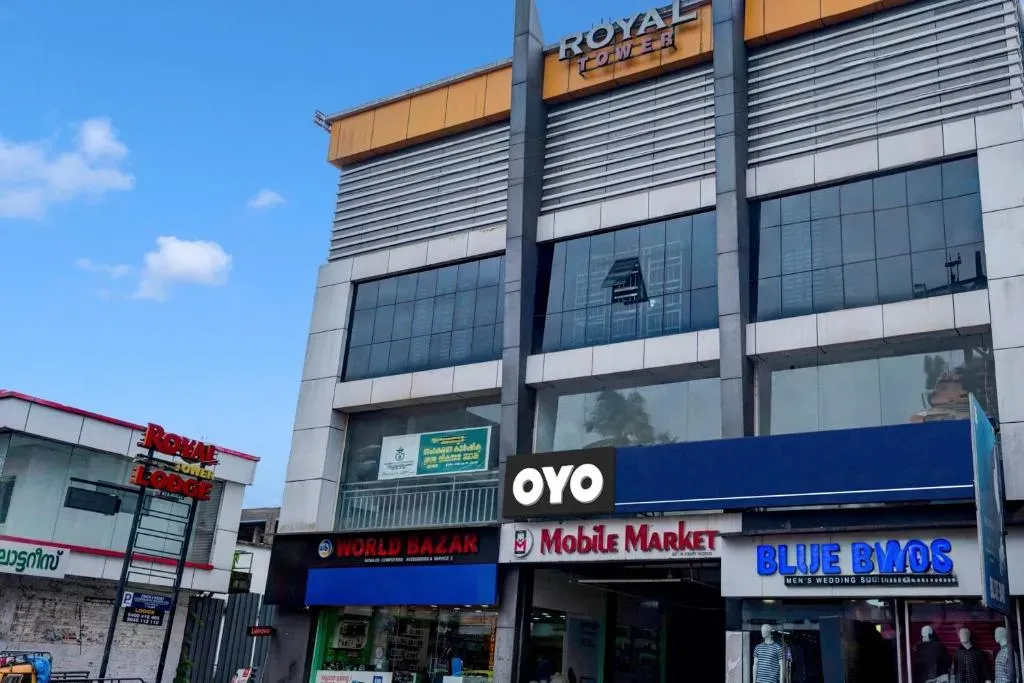 hotel in edakkara, kozhikode for couples - royal tower