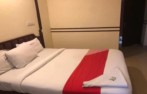 Hotel with party hall in palayam, kozhikode - select residency