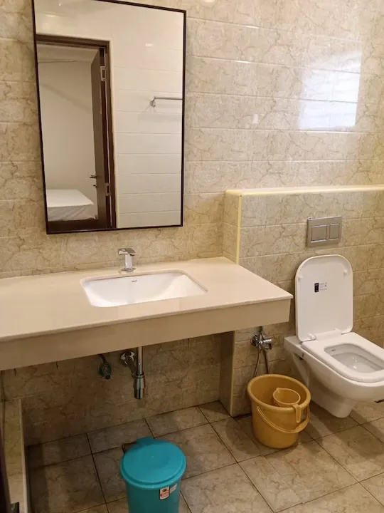 family hotel with pool in thiruvisanallur, kumbakonam - the royal retreat