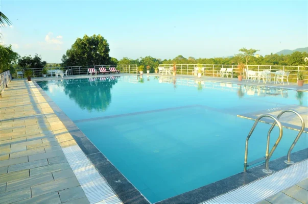 Homestay in kelwara, kumbhalgarh with Private Pool - alcor spa resort