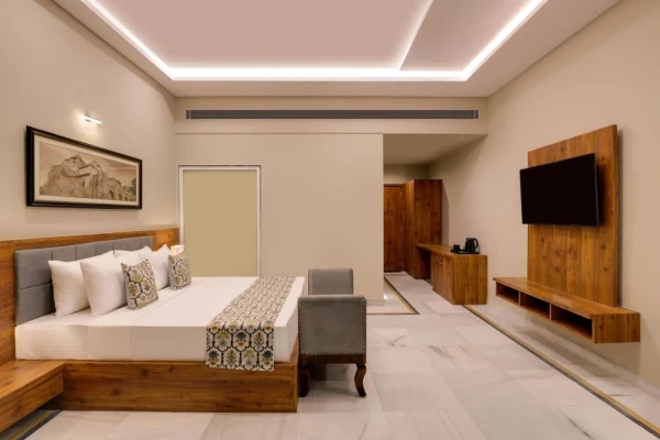 family hotel with pool in kelwara, kumbhalgarh - lemon tree resort kumbhalgarh