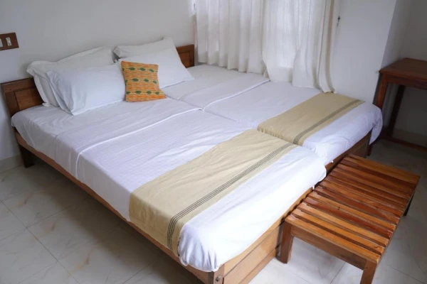 homestay in thekkady, kumily with swimming pool - oriole homestay