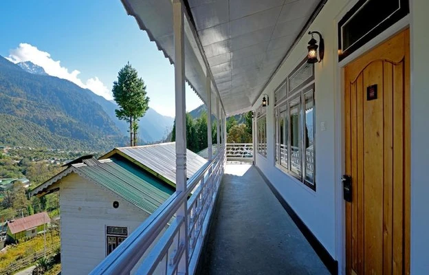 best resort in le coxy resort, lachung for couples - summit alpine resort, lachung