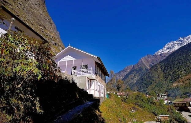 spa resort in le coxy resort, lachung - summit alpine resort, lachung