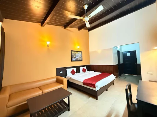 hotel near lansdowne railway station - ecko kasang regency hill resort