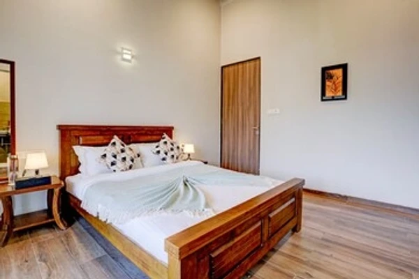 hotel with party hall in khandala, lonavala - elivaas 3 bhk aamy villa with pvt pool & garden lonavala