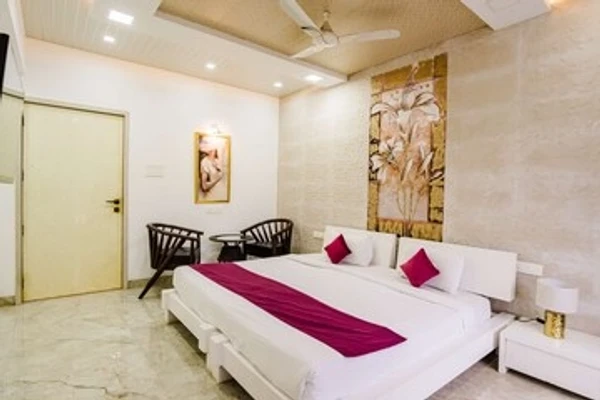 online room booking in valvan, lonavala - elivaas moonstone meadows 1 suite room with shared pool