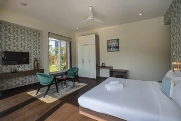 hotel with banquet hall in khandala, lonavala - elivaas nimishka 5 bhk villa with pvt pool & garden