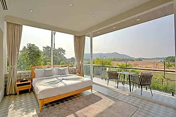hotel with bar in khandala, lonavala - elivaas prive meraki villa 6 bhk glass villa with private pool