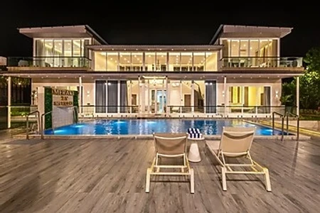 hotel room booking in khandala, lonavala - elivaas prive meraki villa 6 bhk glass villa with private pool