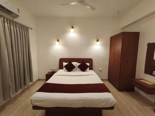 hotel near lonavala railway station - hotel sandesh palace