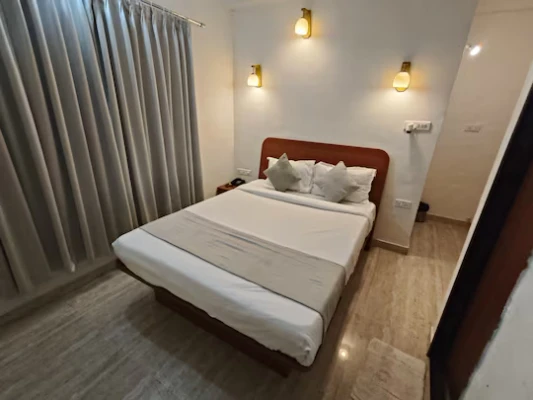 hotel room booking in khandala, lonavala - hotel sandesh palace