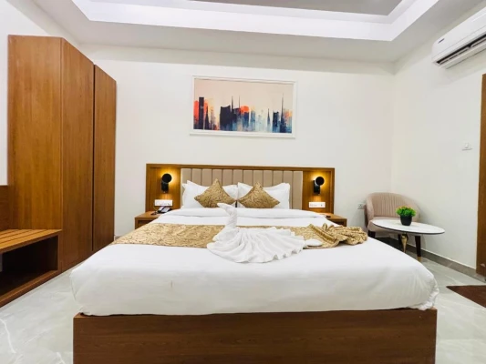 best luxury hotel in arth suites lucknow gomti nagar lucknow