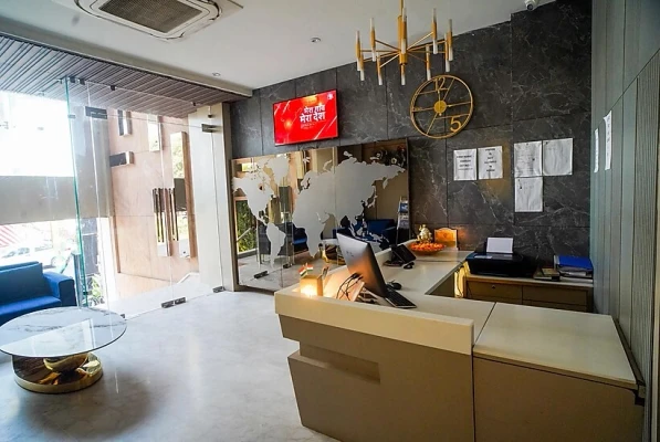 day stay hotels in familia hotel and banquets lucknow