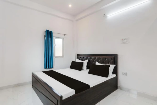 hotel in 60 feet road, lucknow for couples - hotel chitransh inn