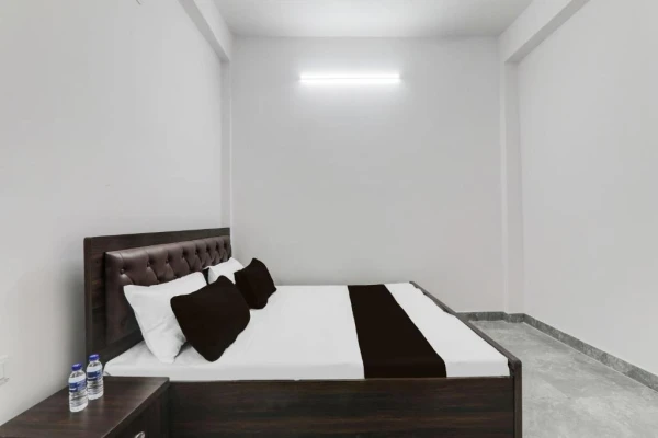 hotel with swimming pool in 60 feet road, lucknow - hotel chitransh inn