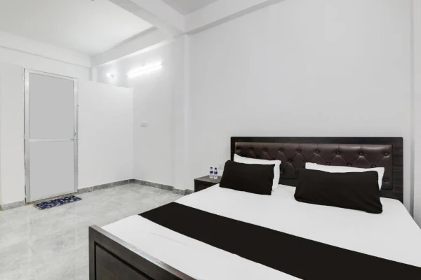 family hotel with pool in 60 feet road, lucknow - hotel chitransh inn