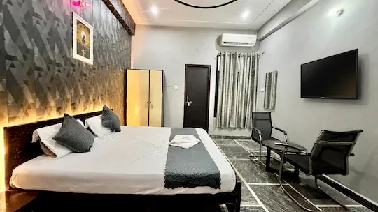 online room booking in gomti nagar, lucknow - hotel madhav inn