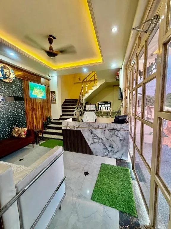 flexible hotel booking in hotel shree krishna palace lucknow