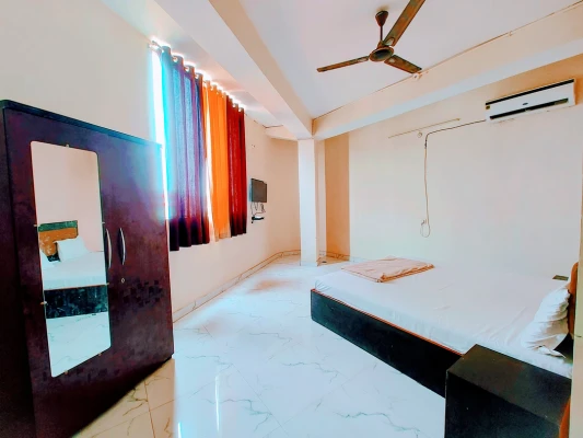 book hotels in hotel trilok inn lucknow