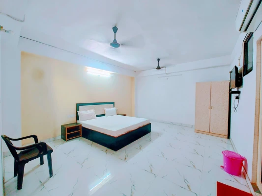 hotel with gym in jiamau road, lucknow - hotel trilok inn