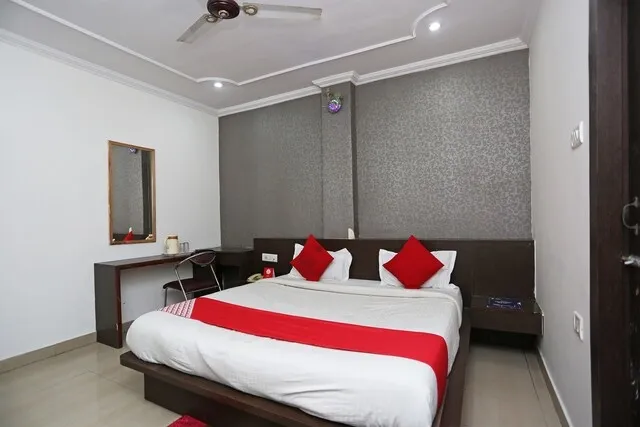 hotel with party hall in lalkuan, lucknow - royal regency