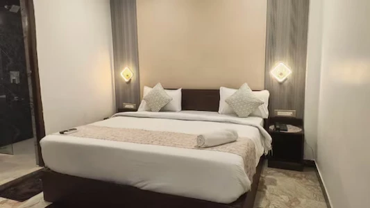 hotel near lucknow airport - skyer inn rooms