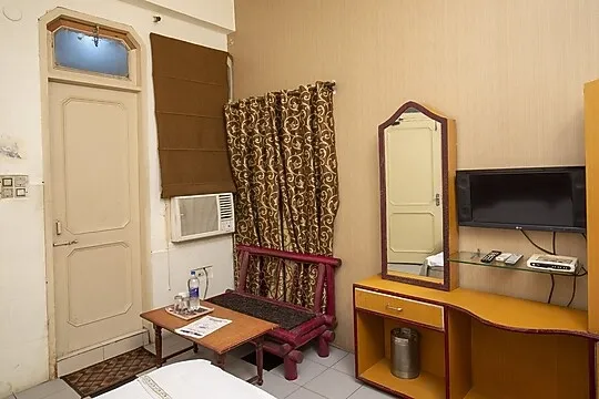 best hourly hotel in hotel natraj ludhiana