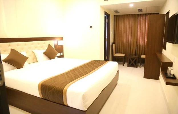 couple hotels in hotel vsr grand madanapalle