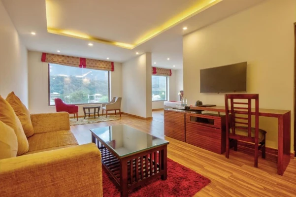 jacuzzi hotel in bahnu bridge, manali - span inn & suites by alivaa hotel manali