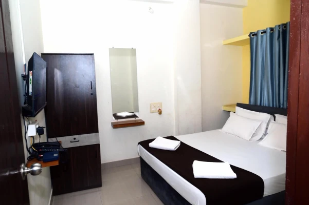 hotel in deralakatte, mangalore for family - aradhya inn deralakatte