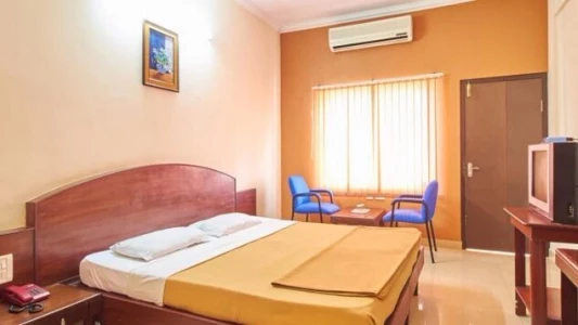 hotel in hampankatta, mangalore for family - hotel woodside
