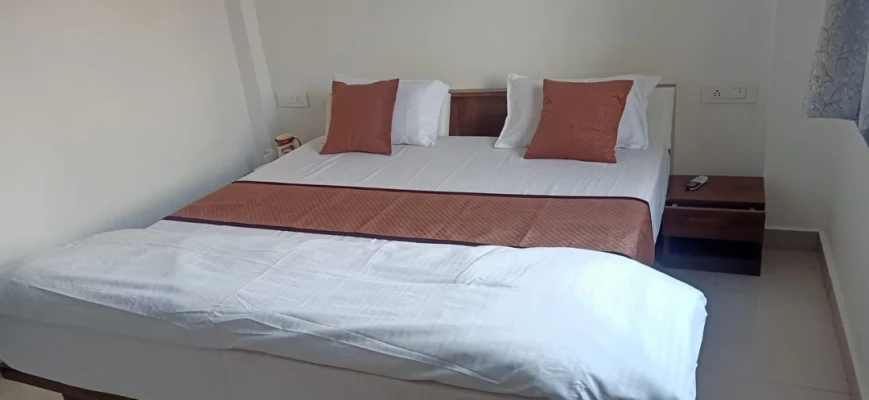 masani, mathura hotel booking - brij dharm hotel