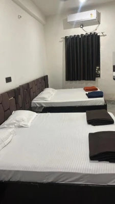 hotel near mathura airport - hotel radhe shyam