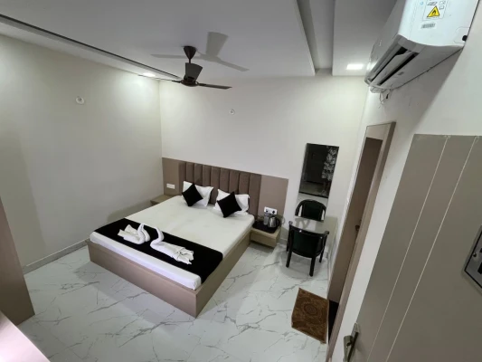 hotel near mathura railway station - hotel shri radha sneh