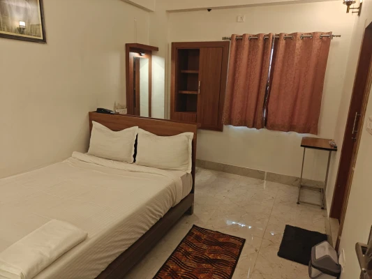 hotel with party hall in rudrapara, mayapur - hotel shreesh